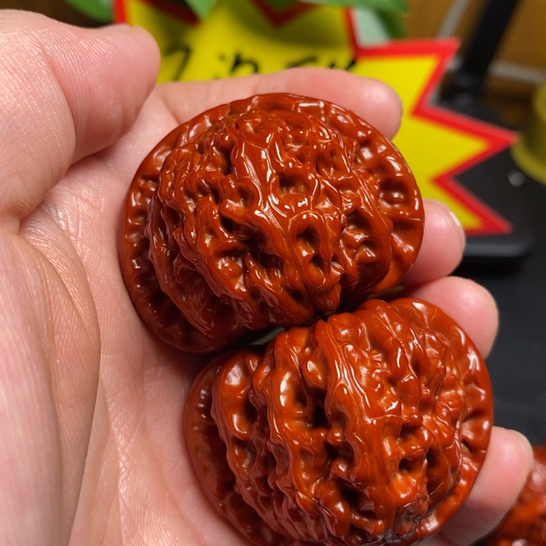 文玩核桃吊坠45白狮子