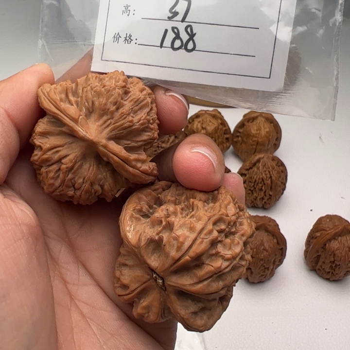 文玩核桃把件牛****间马老四87