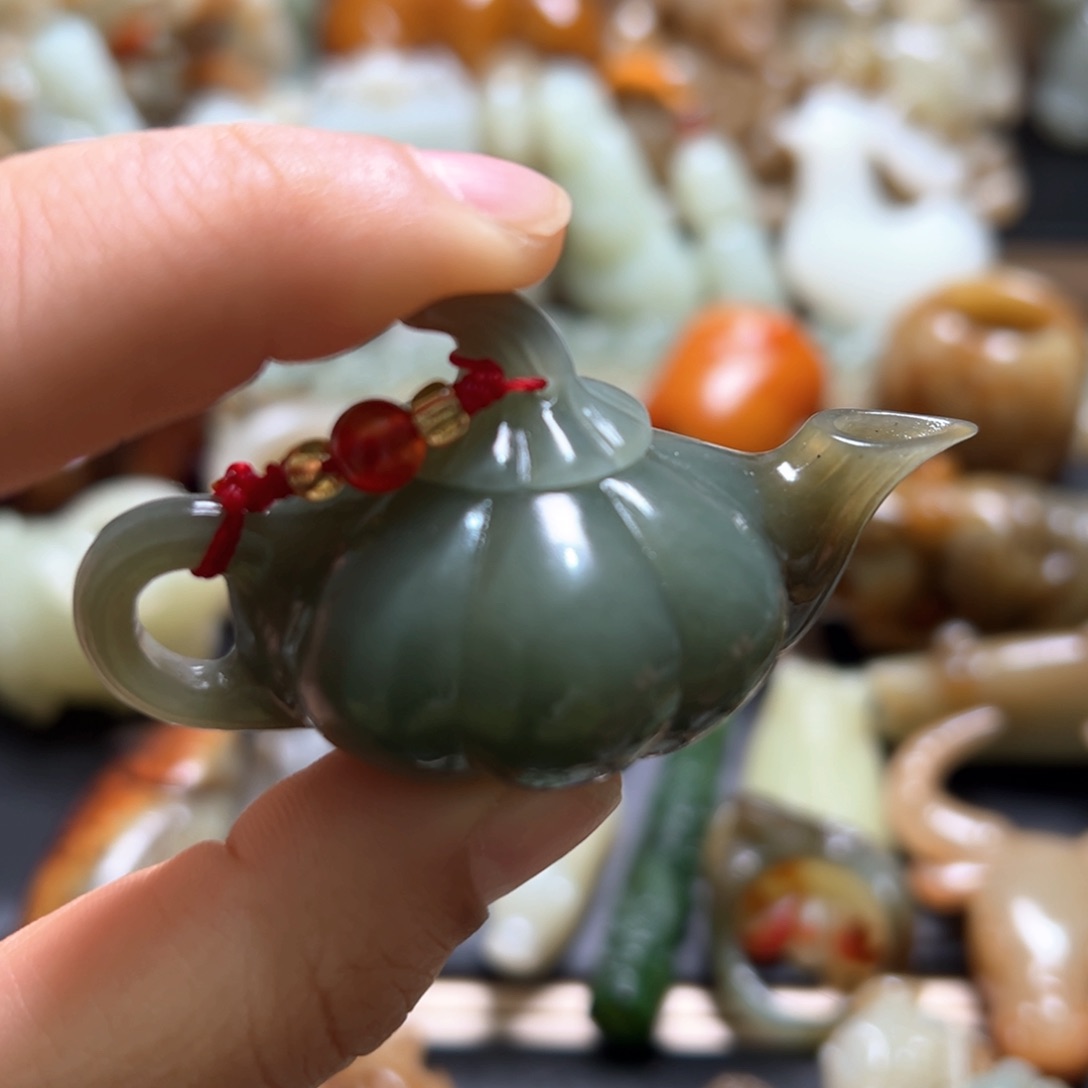 和田玉（糖玉）颈饰未镶嵌