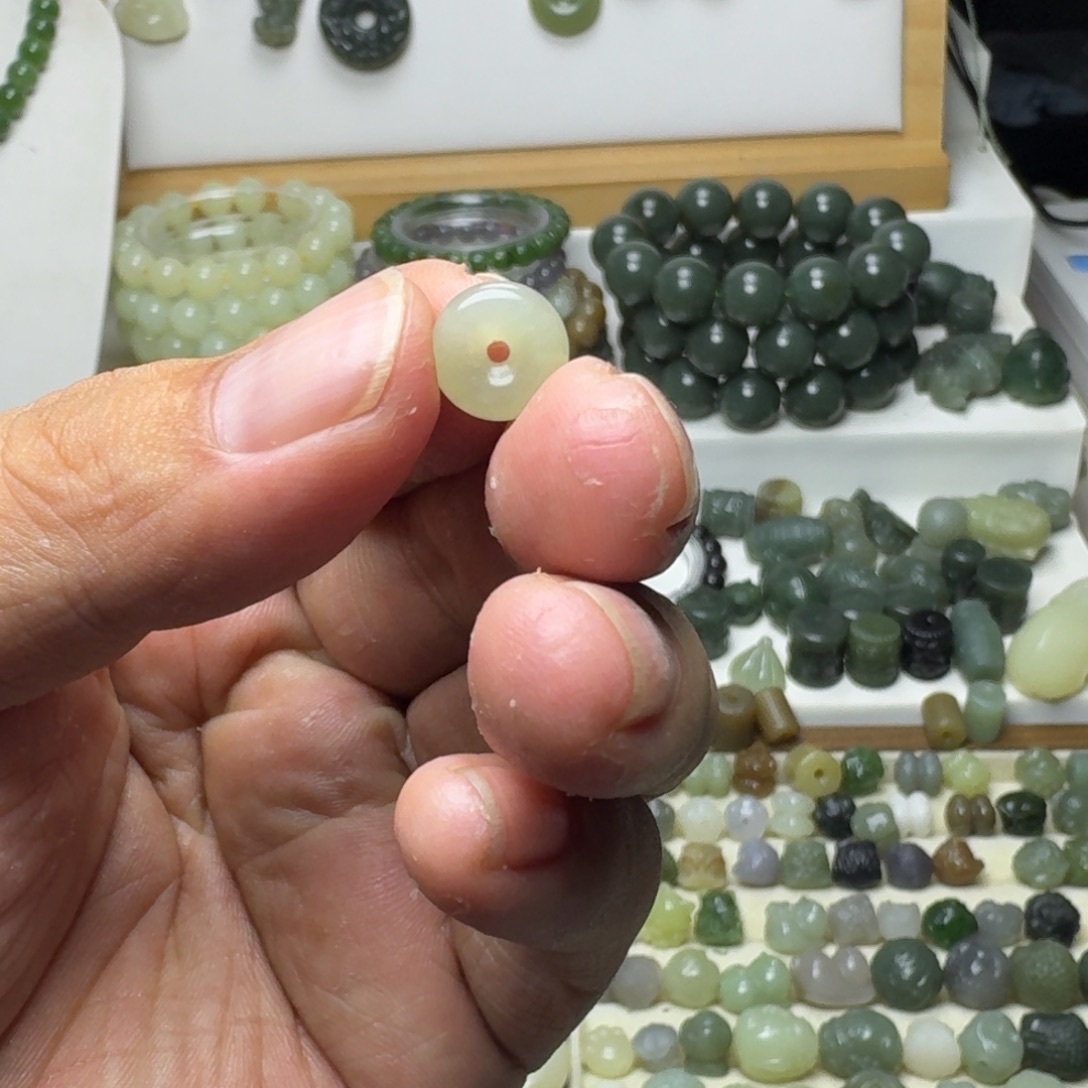 鱼***猫和田玉未镶嵌珠宝半成品和田玉湖水绿扣子11+㎜