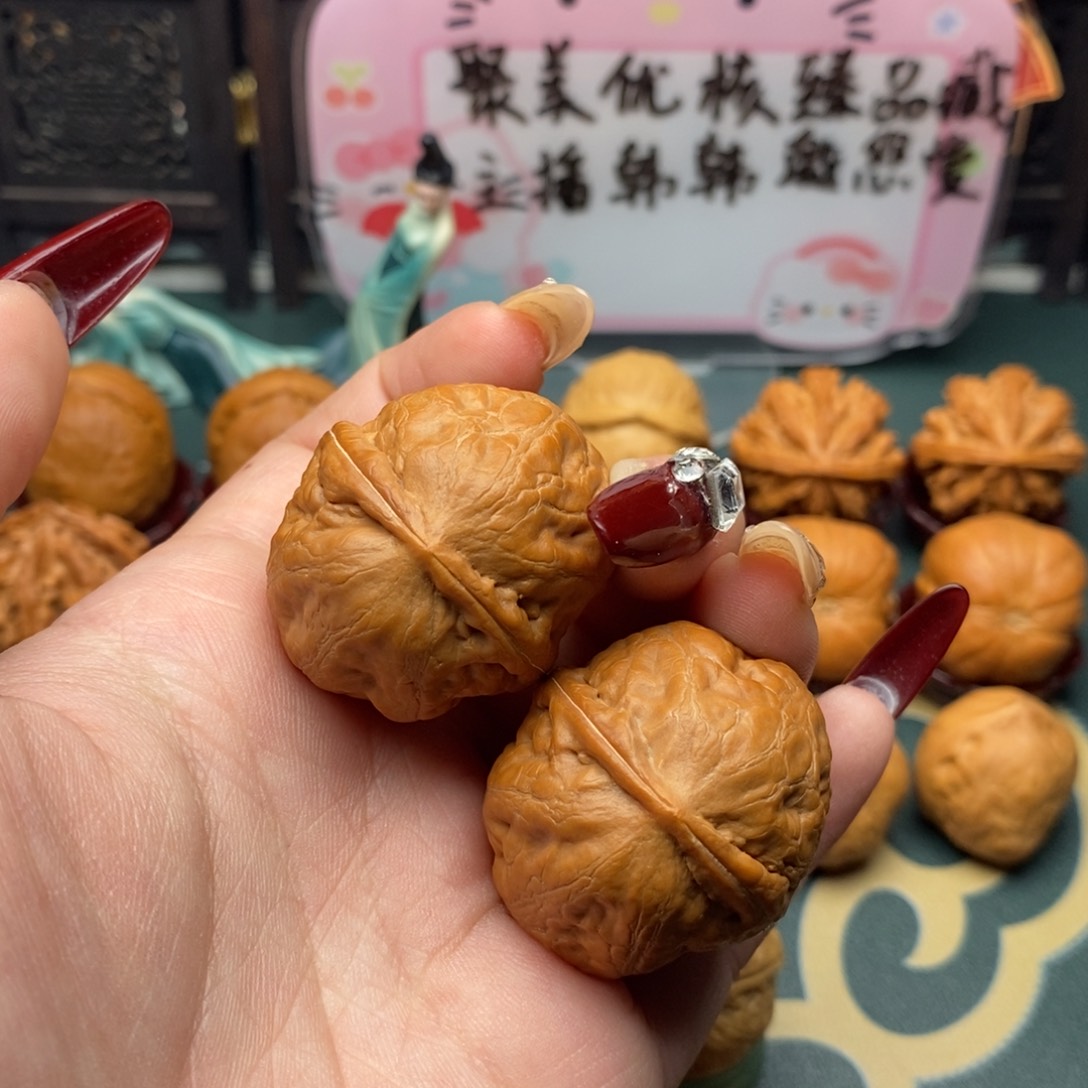 文玩核桃把件鸿运当头