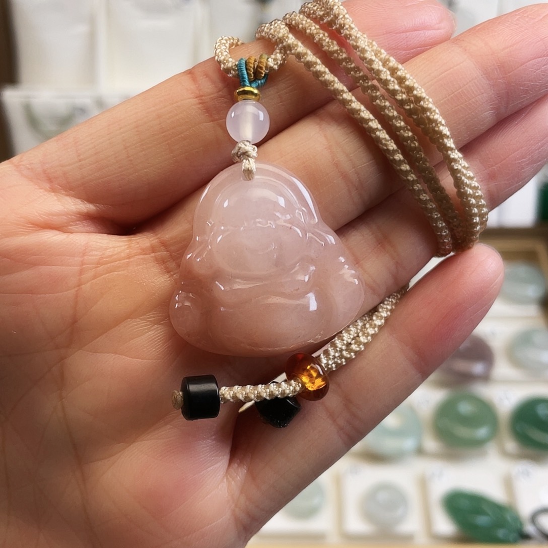 石英质玉（金丝玉）未镶嵌颈饰