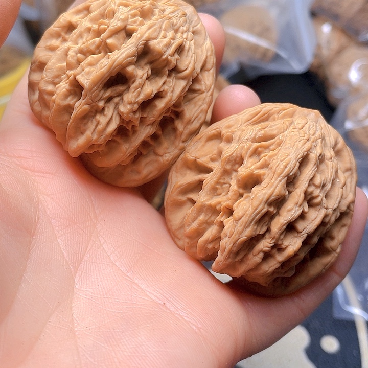 文玩核桃吊坠麦虎一对