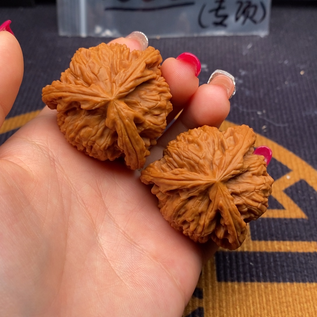 하***루文玩核桃把件白狮子