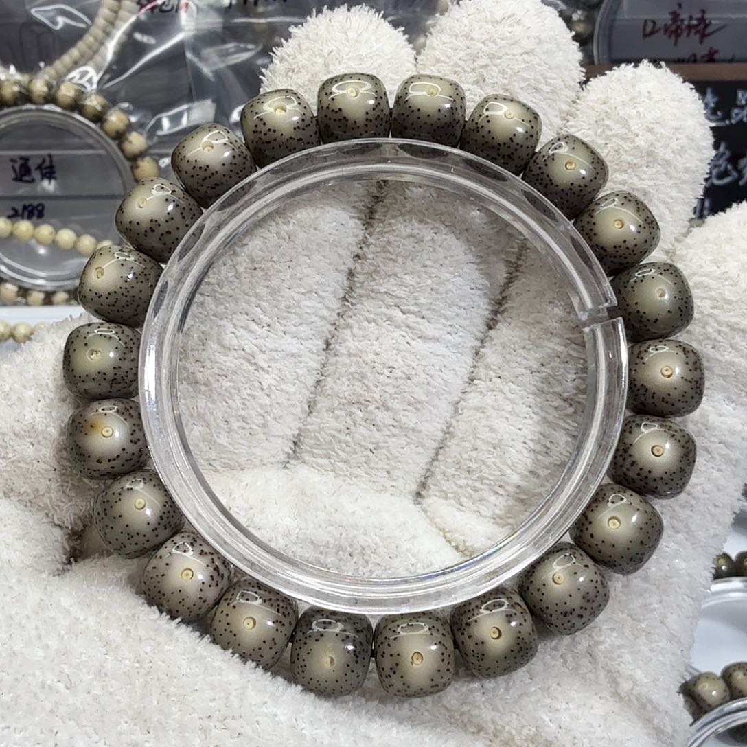 吊坠星月菩提10.7牛毛星