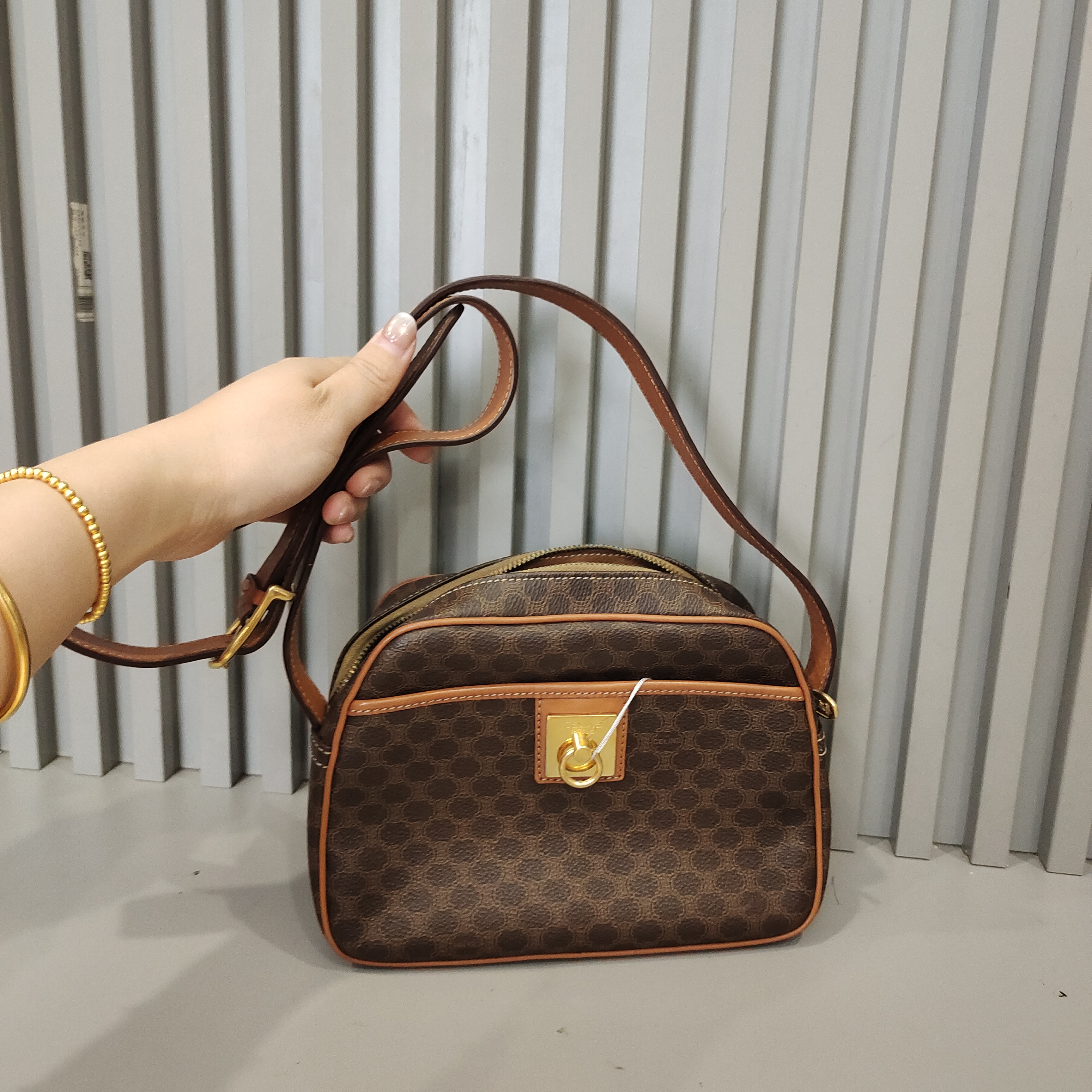 95新 Celine/思琳 兔兔奢欣欣/思琳斜挎包/250214079