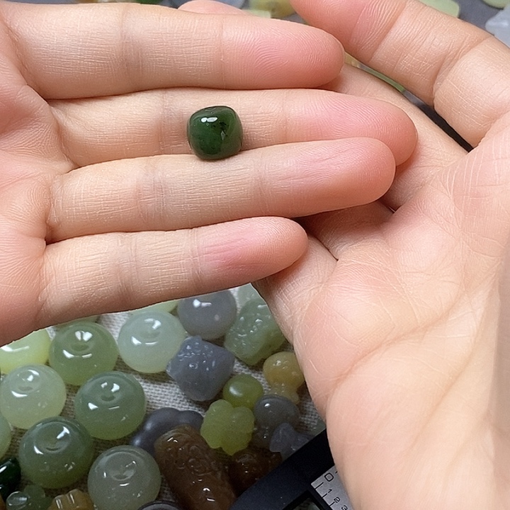 未镶嵌和田玉挂件觉*