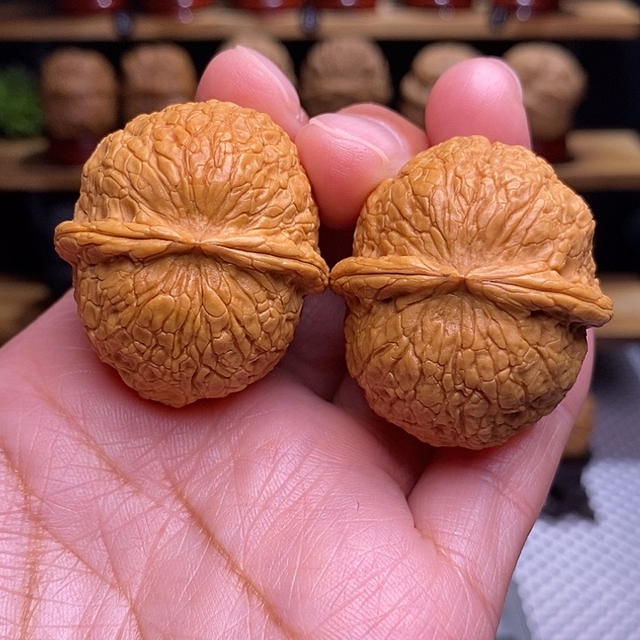 文玩核桃吊坠和尚头12