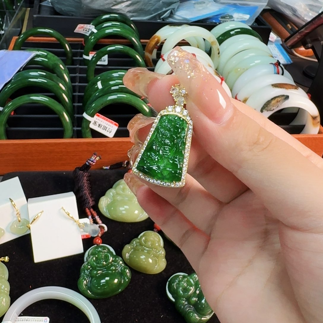 翡翠银S925镶嵌耳饰山水牌