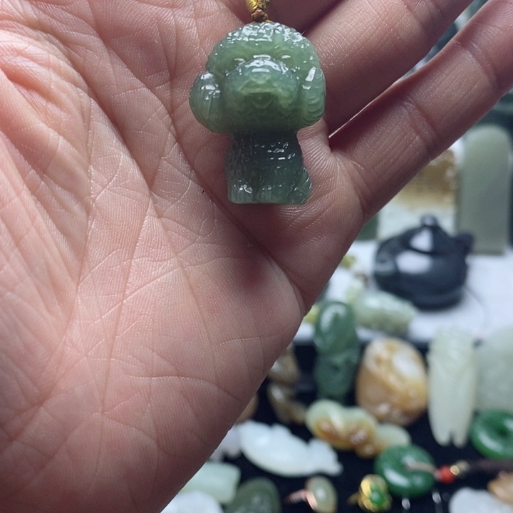 和田玉吊坠未镶嵌