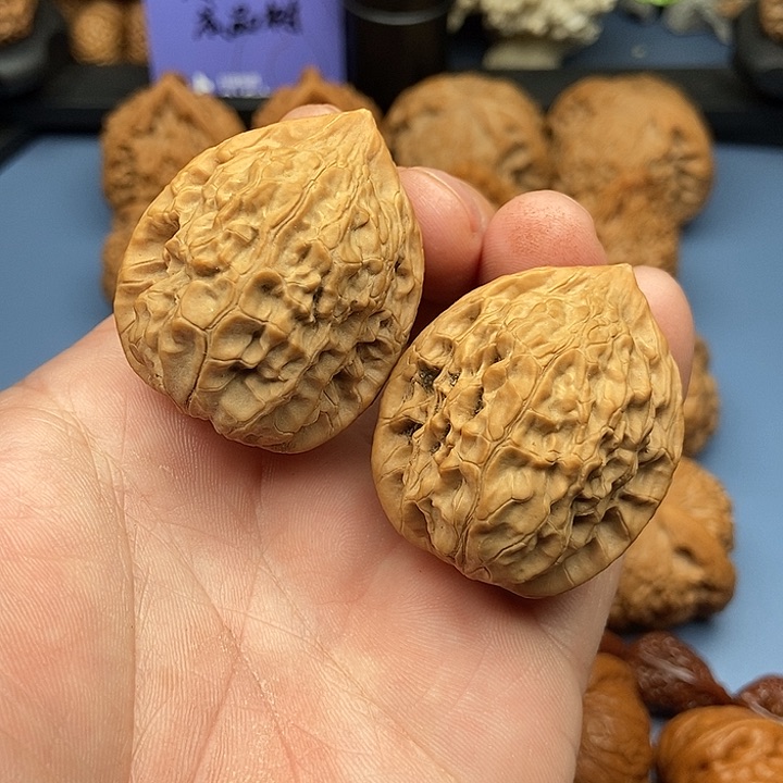 文玩核桃把件野生