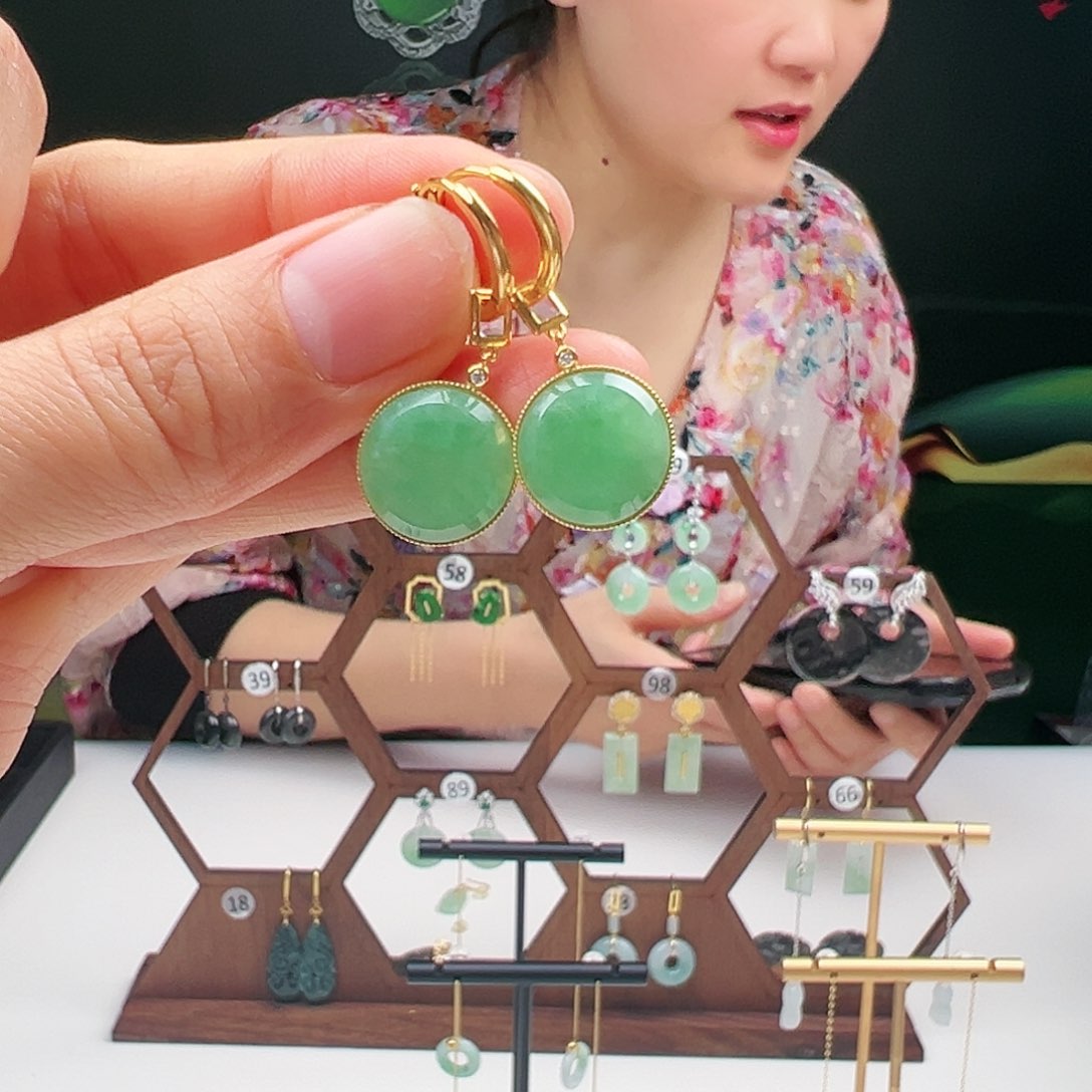 翡翠耳饰18K金镶嵌天然翡翠