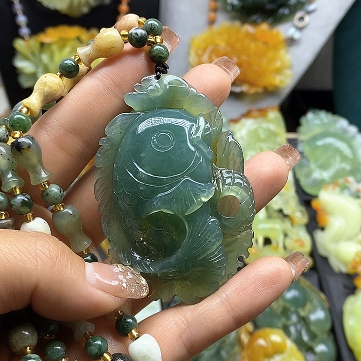 蛇纹石玉挂件未镶嵌