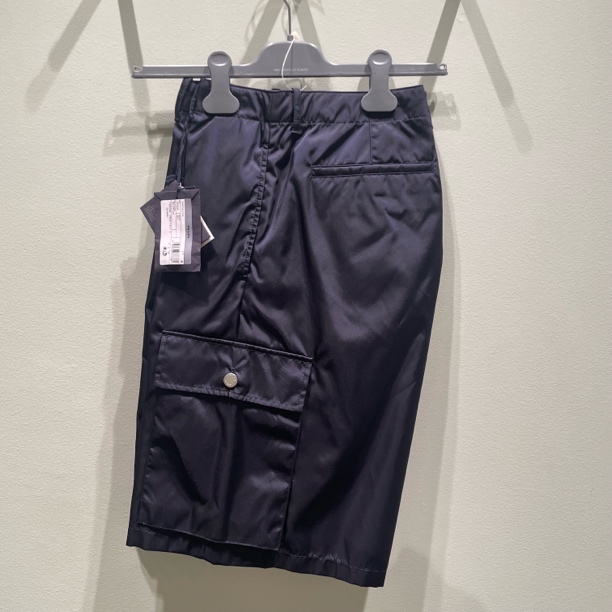 全新未使用 Prada/普拉达 专柜款三角标尼龙休闲短裤