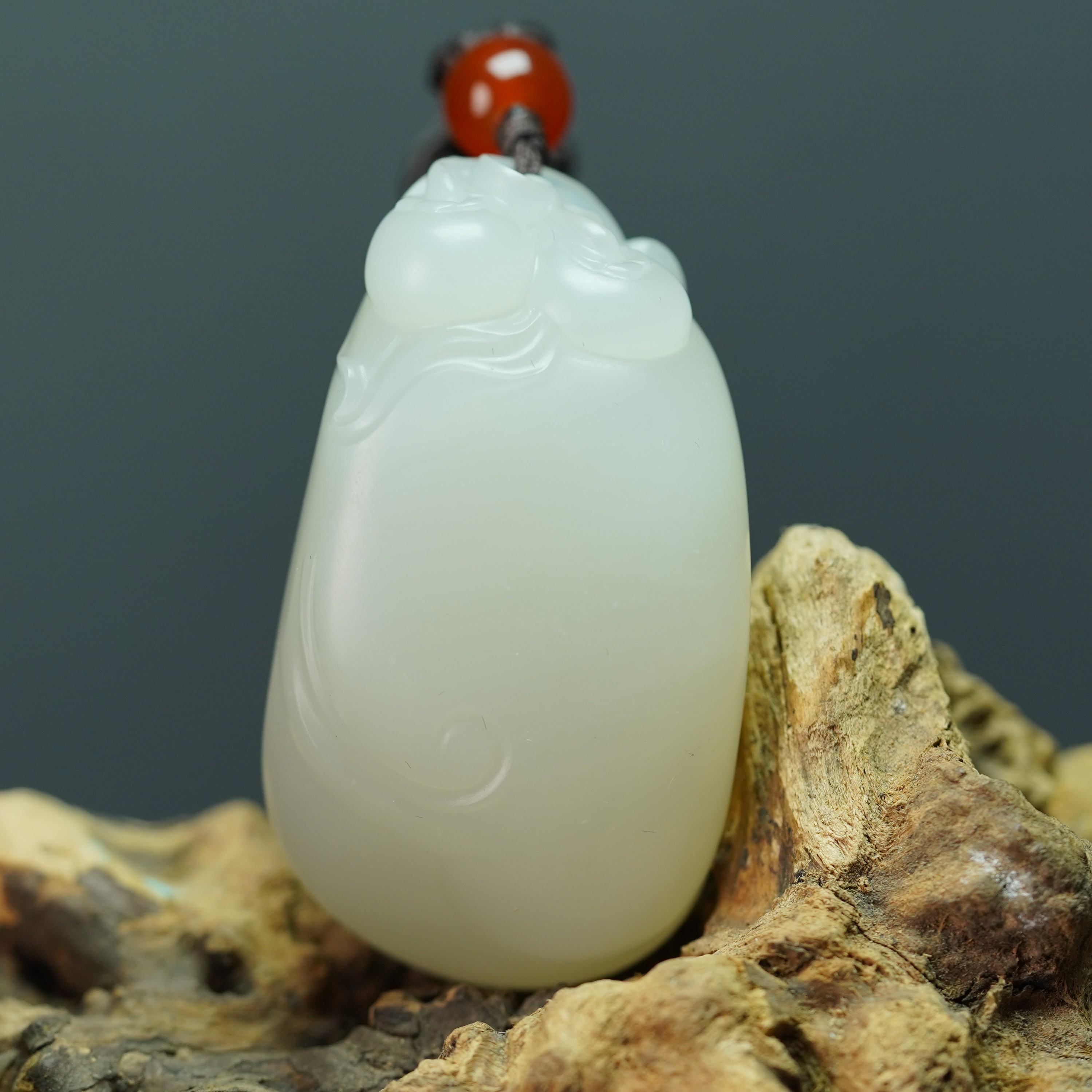 新疆和田玉（事事如意）苏工精雕时尚气质精致吊坠正宗上等高货