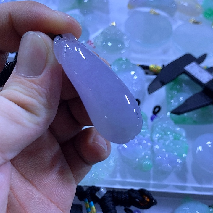 翡翠未镶嵌颈饰天然翡翠A货吊坠