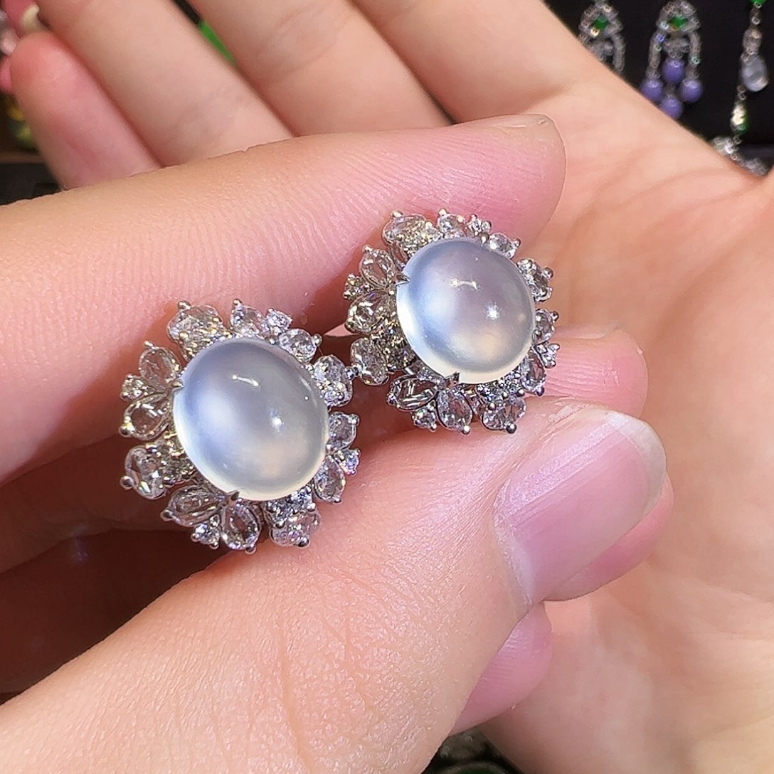 翡翠耳饰18K金镶嵌蛋面