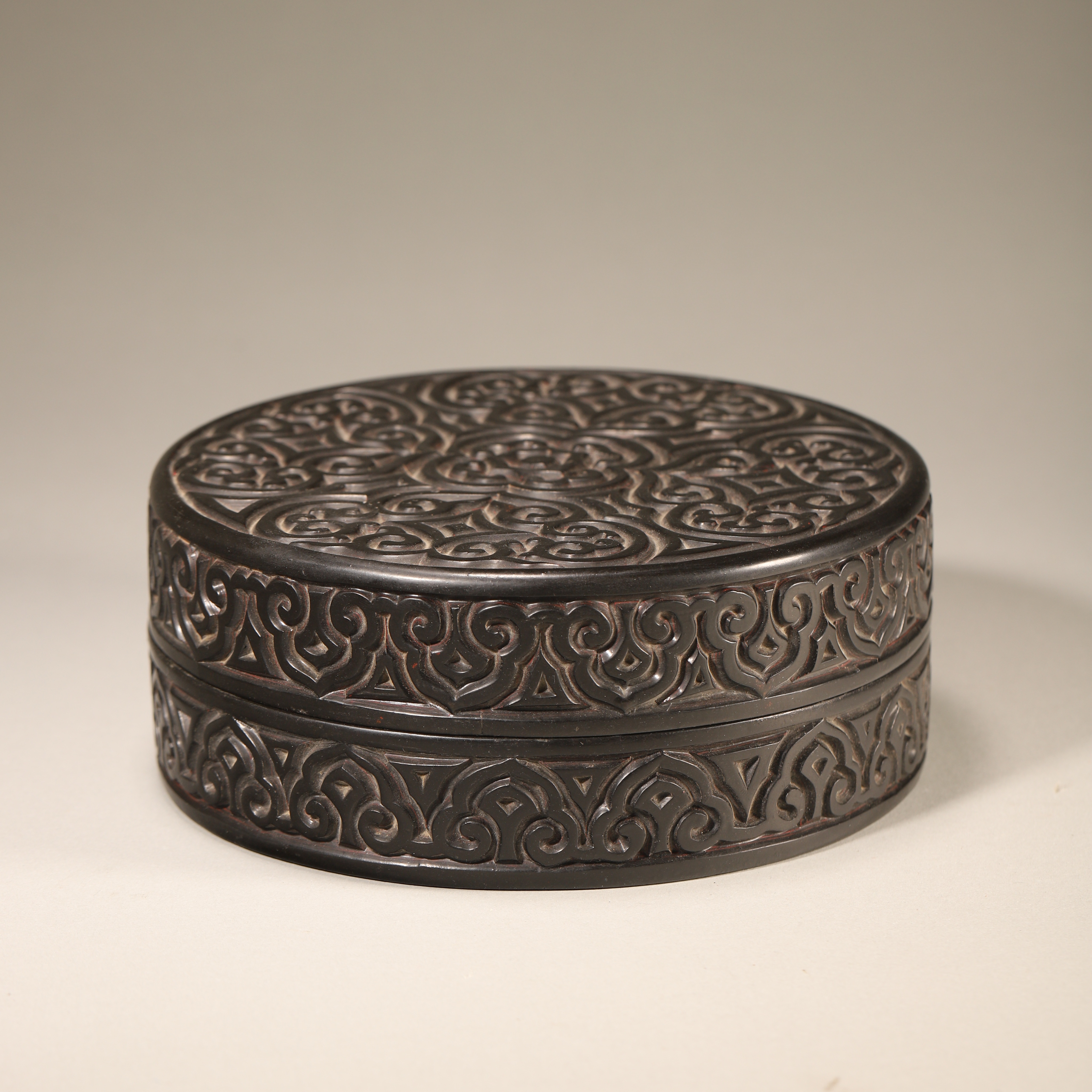 Lot11清代 剔漆盖盒