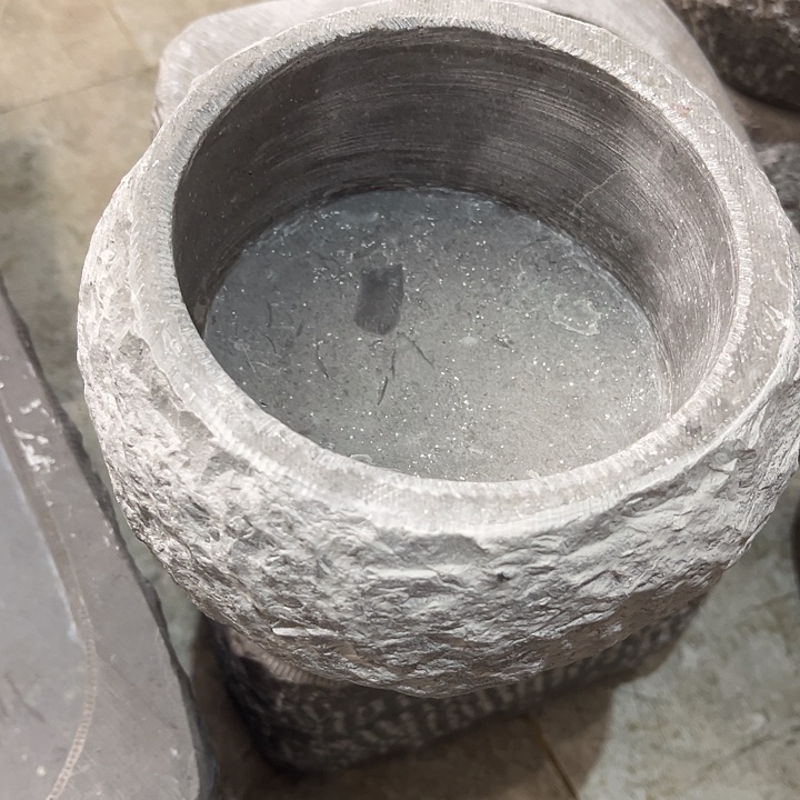 灰姑娘食材和贵州青石打造而