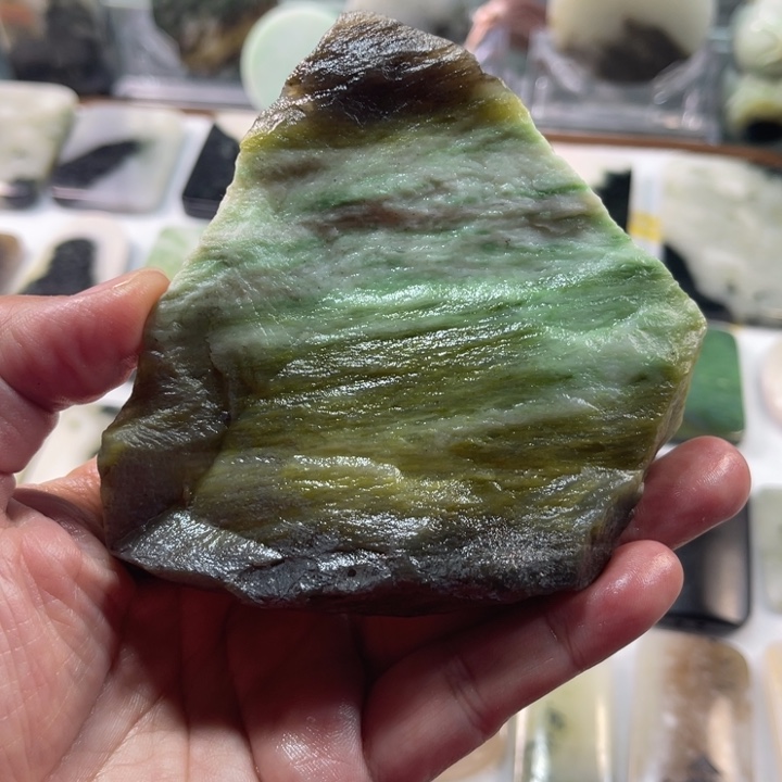 独山玉颈饰未镶嵌流**财