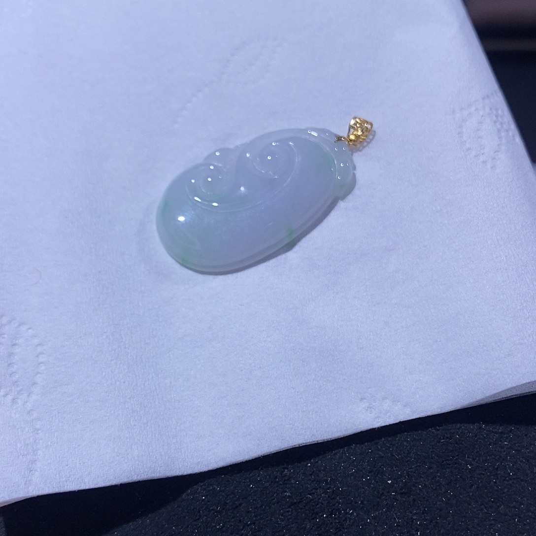翡翠吊坠(不含链)18K金镶嵌