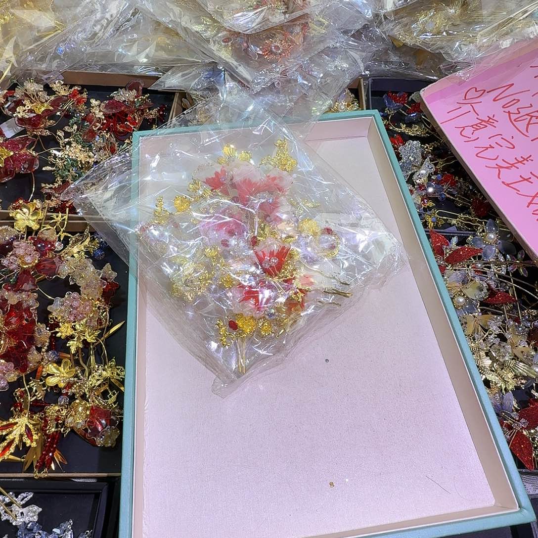 婷***.混合材质新娘头饰不退不换不售后无礼盒42