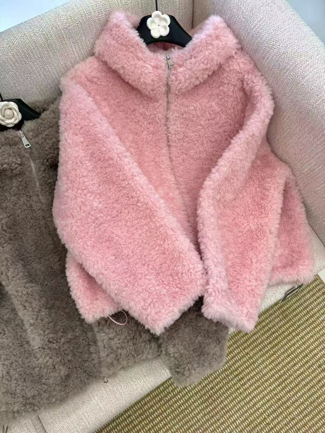 muhou25/毛绒绒麂皮绒连帽拉链外套