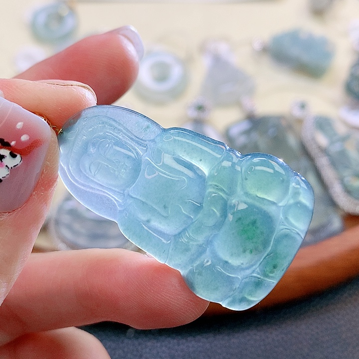 翡翠颈饰18K金镶嵌翡翠