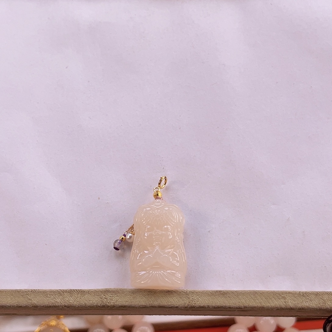 和田玉吊坠(不含链)18K金镶嵌