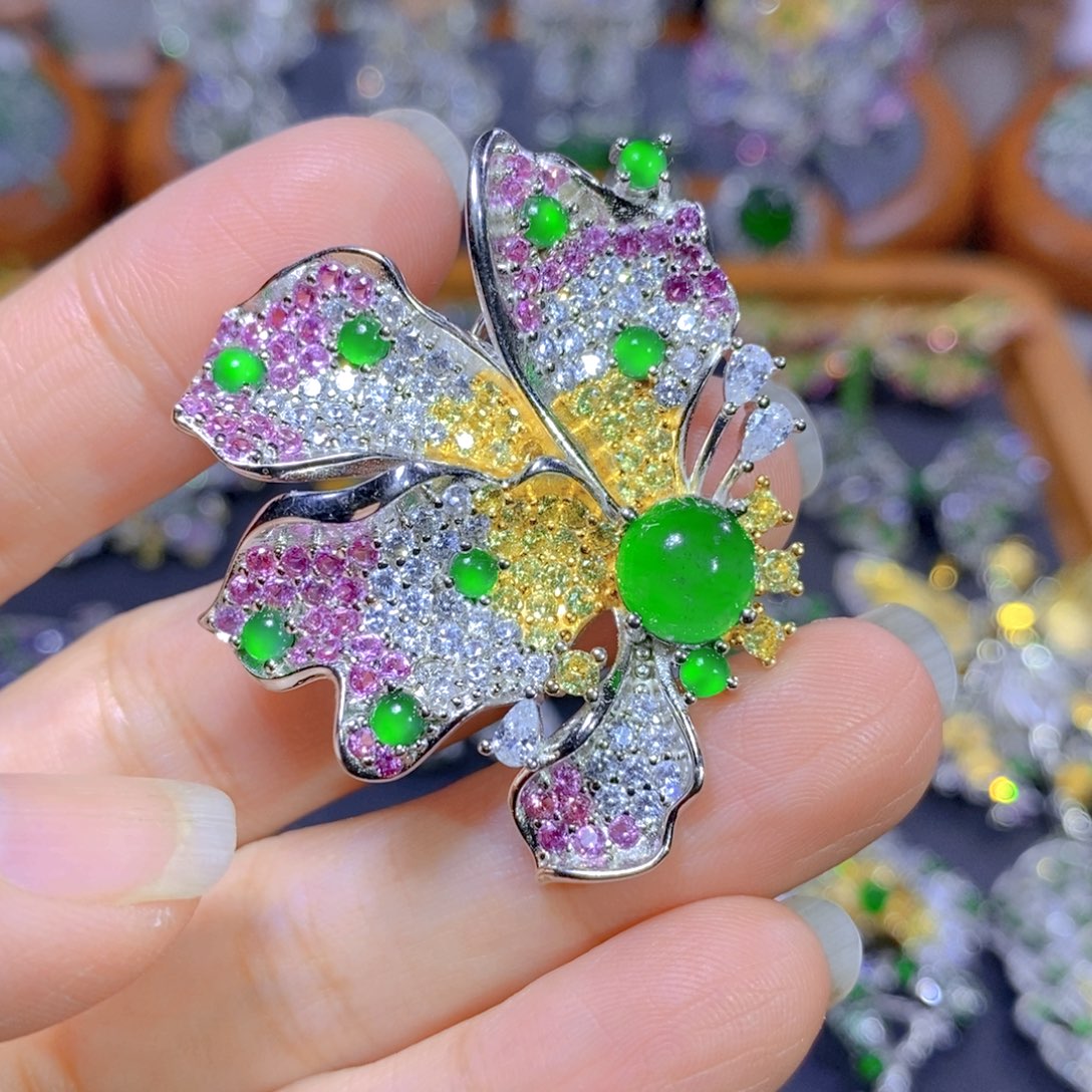 翡翠颈饰银S925镶嵌天然翡翠