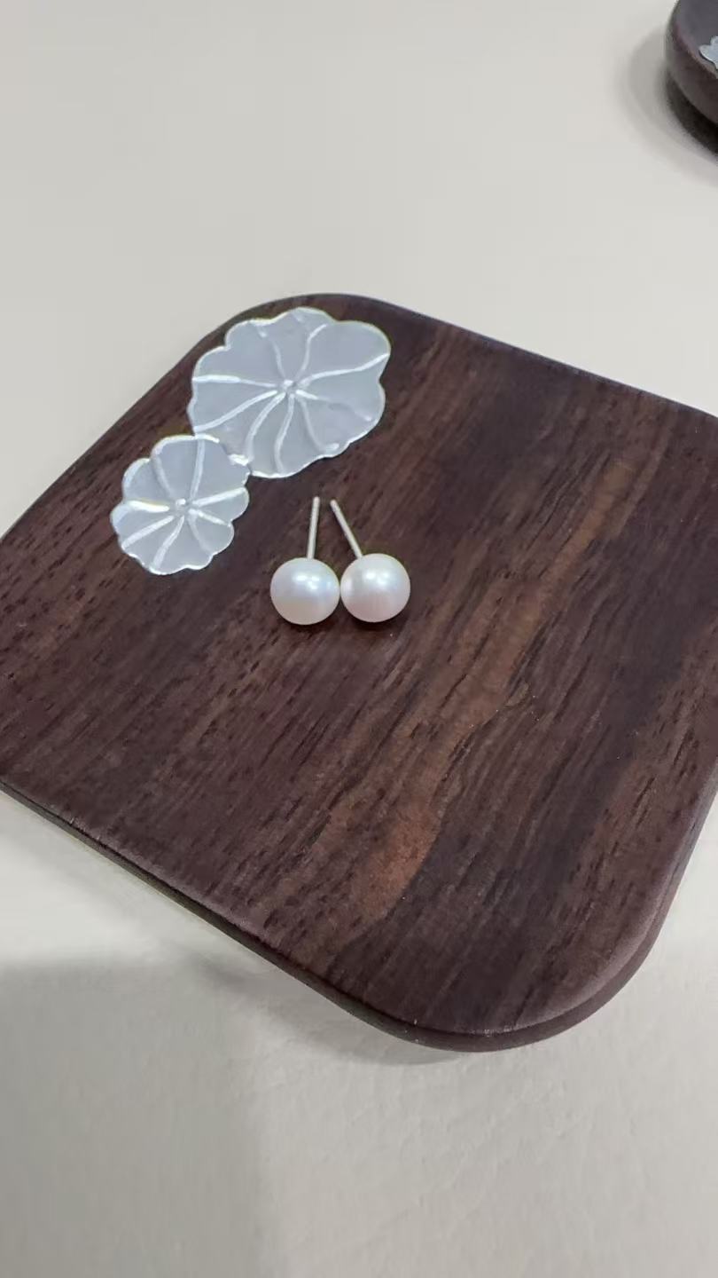 62天然珍珠白色耳钉