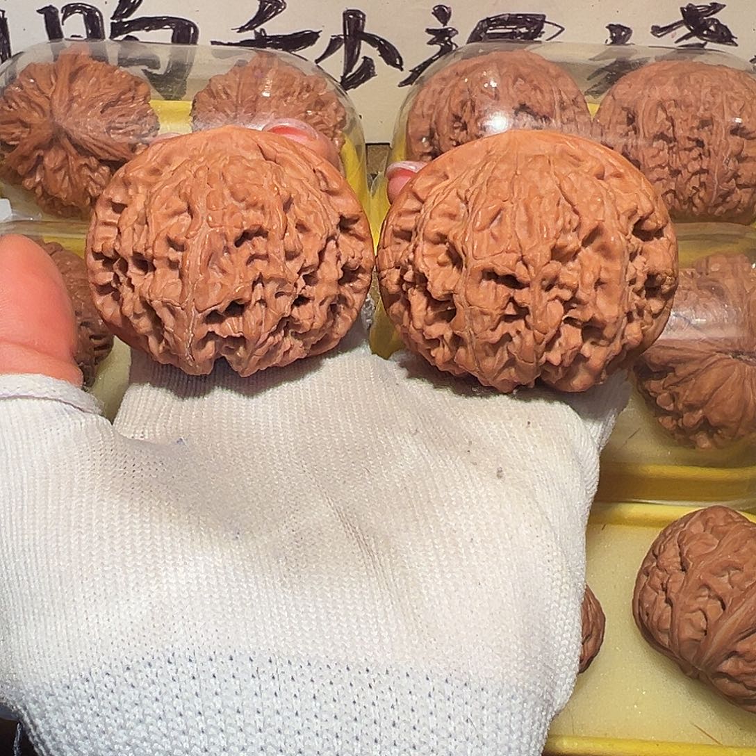 文玩核桃吊坠50水龙纹有修