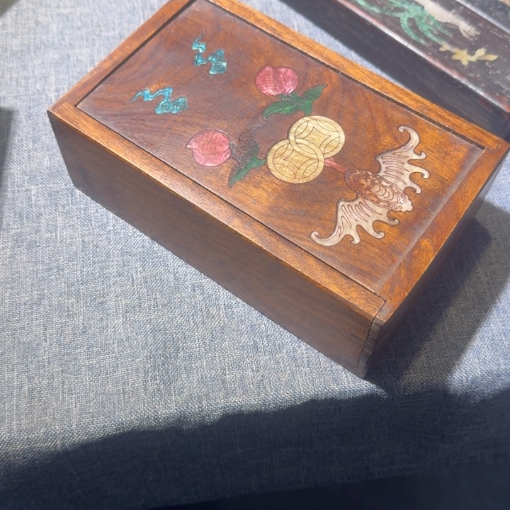 贡木机关盒的的的的的