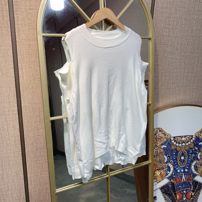 UU116孕妇白色针织衫90-150