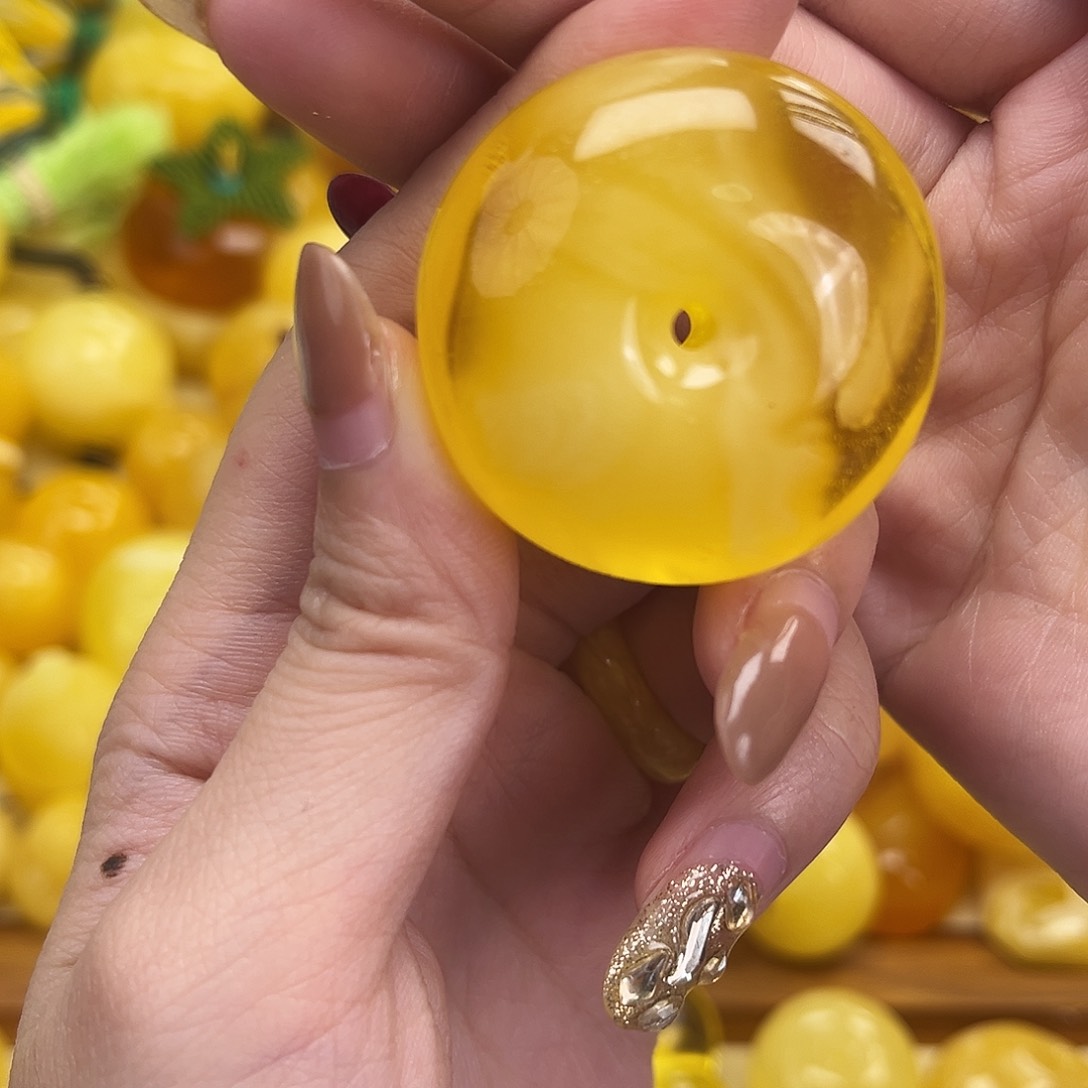 裸石琥珀足铂镶嵌平安扣金沙18.6g