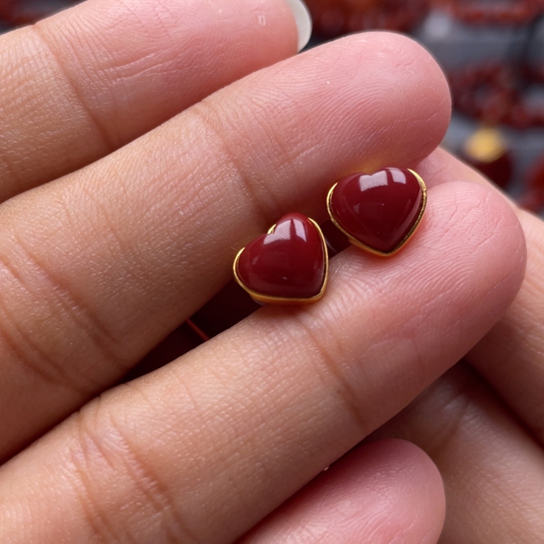 南红玛瑙18K金镶嵌珠宝奇石耳钉