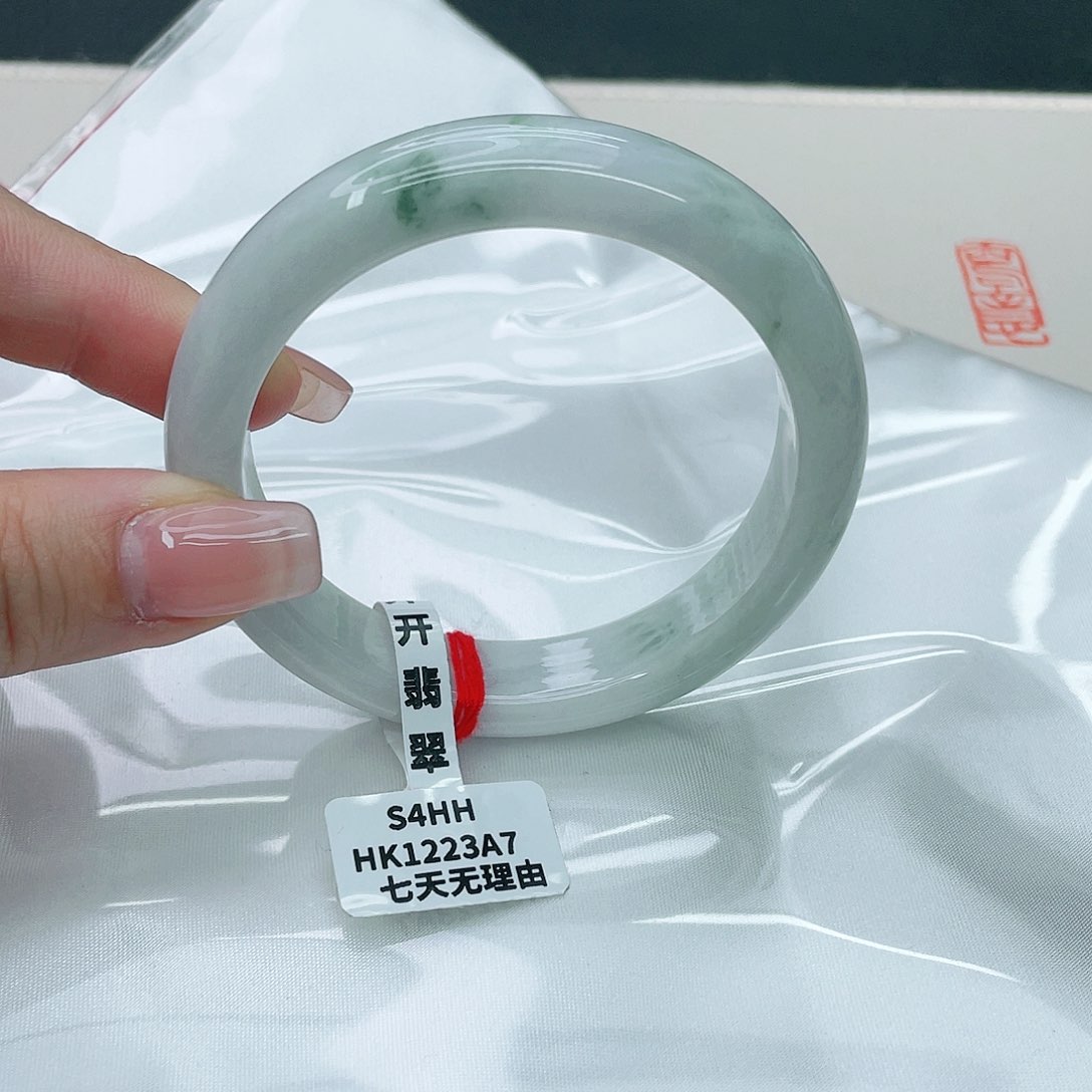 翡翠手镯未镶嵌正58