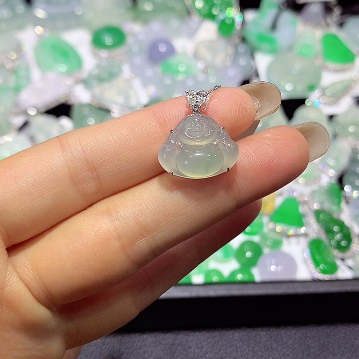 翡翠18K金镶嵌颈饰佛