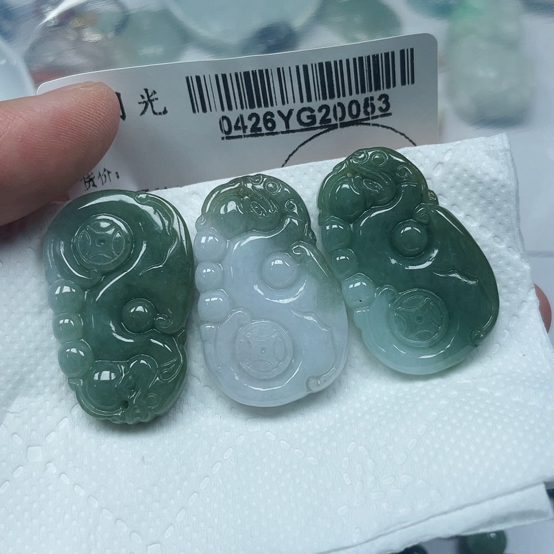 翡翠未镶嵌吊坠(不含链)