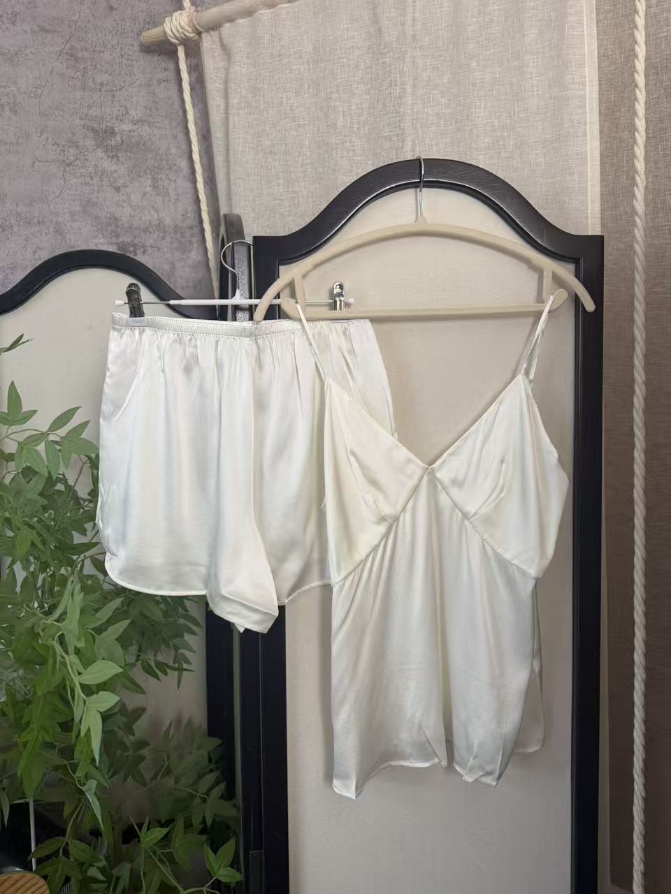 【金金粉丝专享】桑蚕丝吊带套装，按体重配货，高端成衣面料~