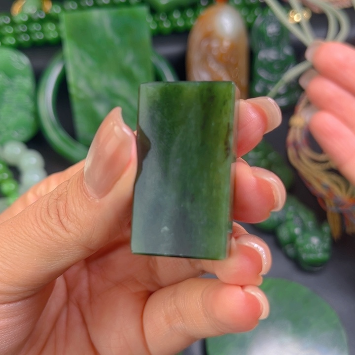 和田玉未镶嵌珠宝奇石