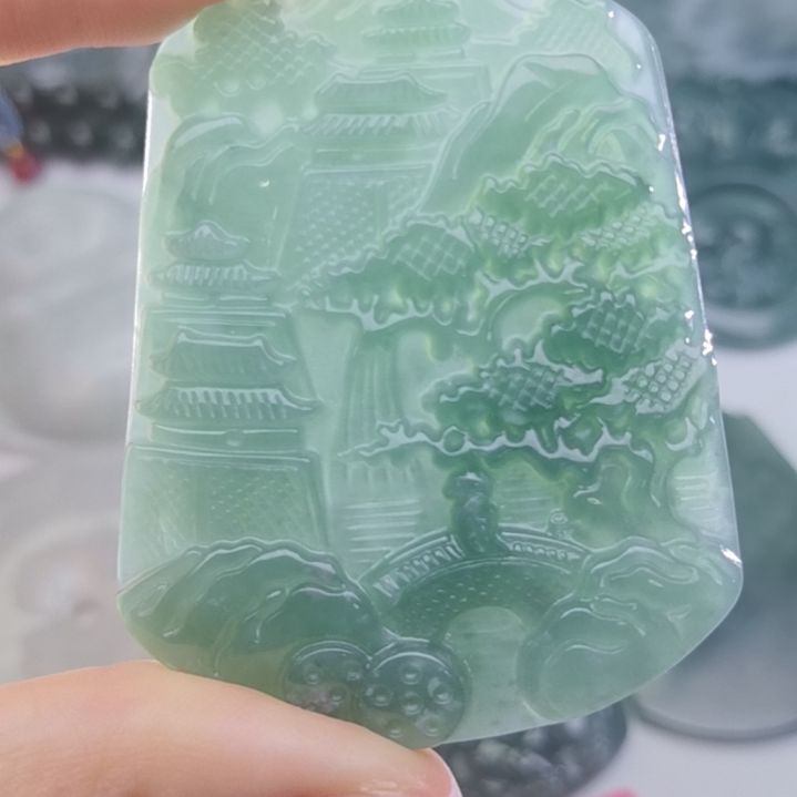 翡翠颈饰未镶嵌天然的A货翡翠多样性发货