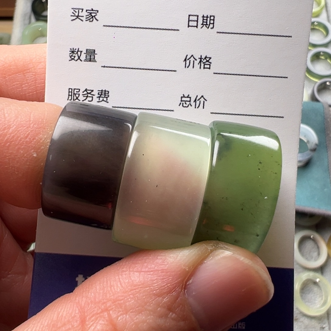 ****蛇纹石玉未镶嵌戒指内径16.2