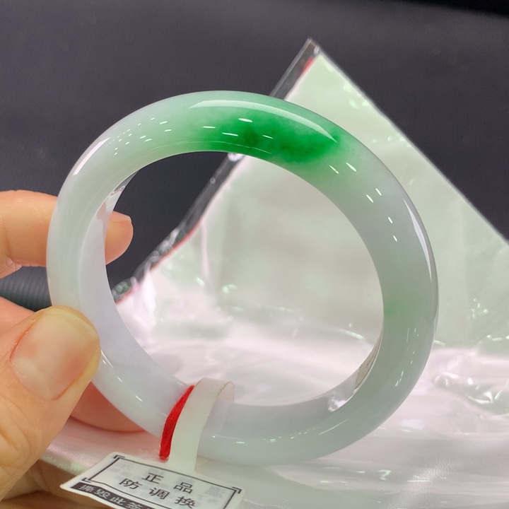 翡翠未镶嵌手镯正圈53