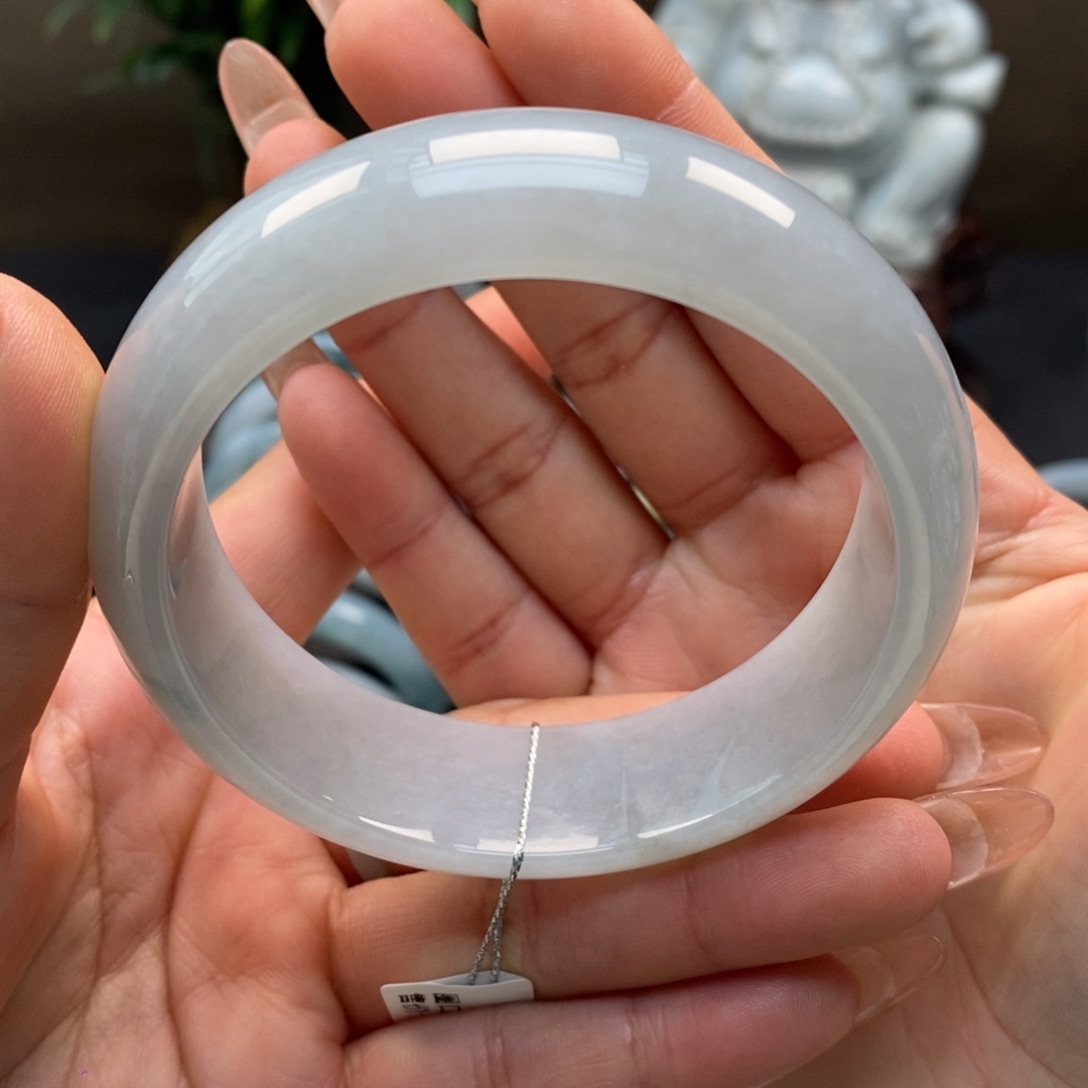 翡翠手镯未镶嵌天然