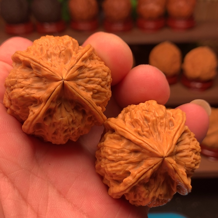 文玩核桃吊坠四棱