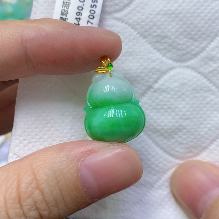 颈饰18K金镶嵌翡翠
