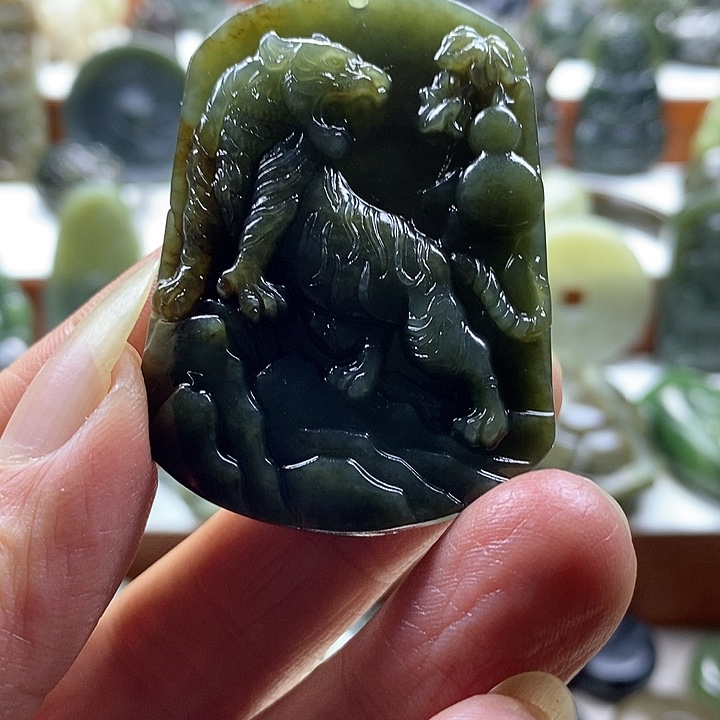 和田玉颈饰未镶嵌