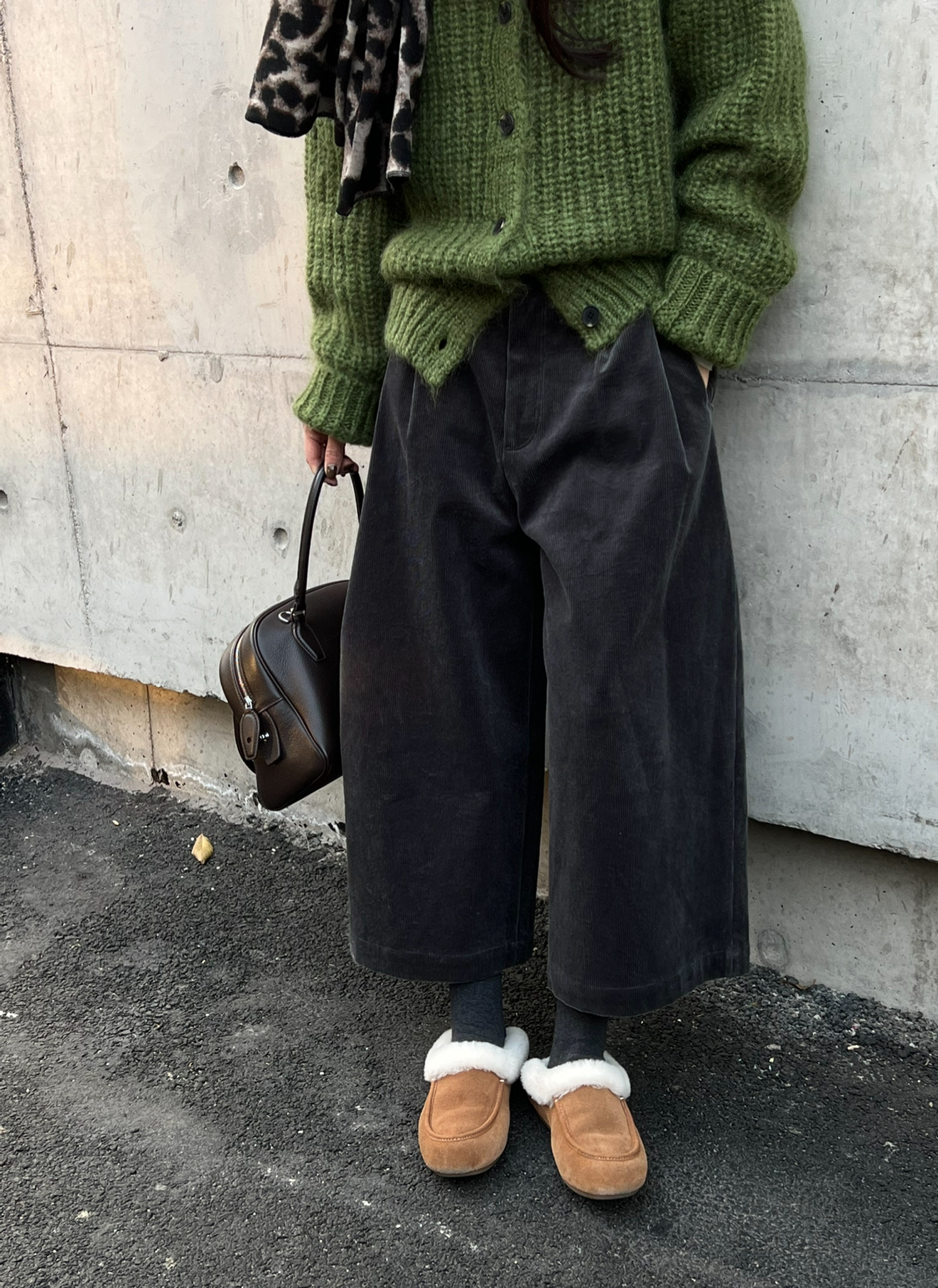 【奶酪薄荷】灰绿灯芯绒压褶直筒九分裤裤  J25KZ910