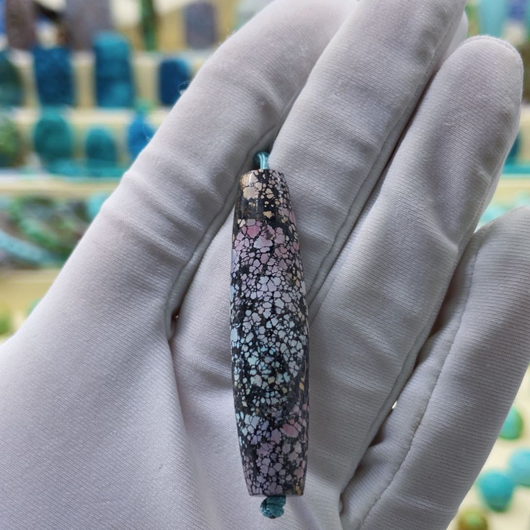 绿松石未镶嵌颈饰